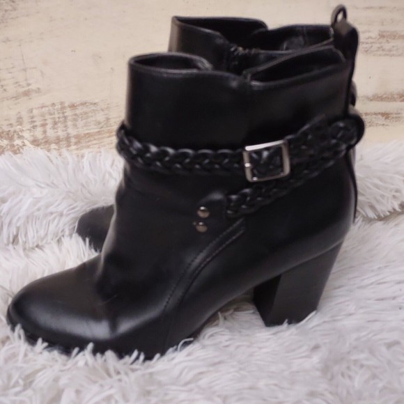 American Eagle Outfitters Black Ankle Boots - Picture 4 of 9